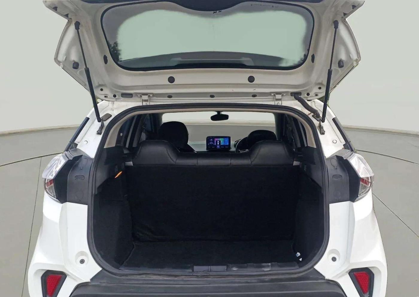 2022 Tata NEXON XM DIESEL, Diesel, Manual, 27,912 km, Boot Door Open