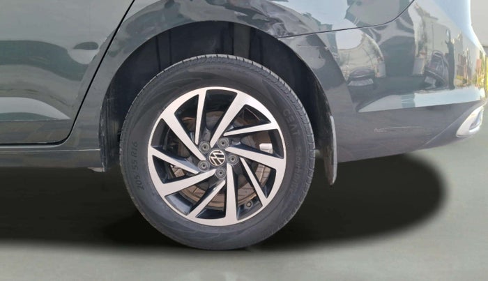2022 Volkswagen VIRTUS TOPLINE TSI 1.0 MT, Petrol, Manual, 35,162 km, Left Rear Wheel
