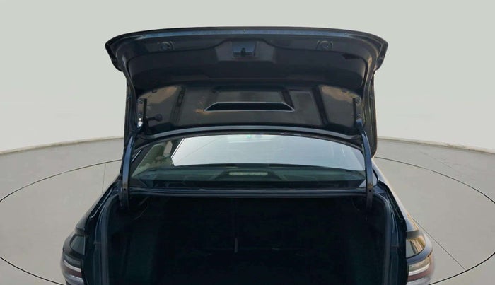 2022 Volkswagen VIRTUS TOPLINE TSI 1.0 MT, Petrol, Manual, 35,162 km, Boot Door Open