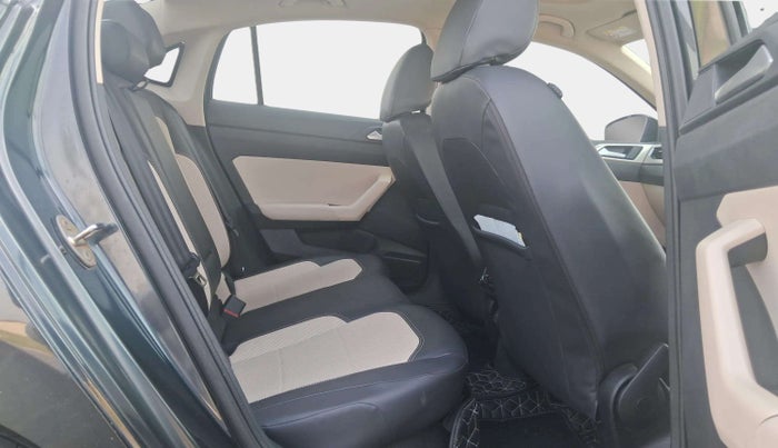 2022 Volkswagen VIRTUS TOPLINE TSI 1.0 MT, Petrol, Manual, 35,162 km, Right Side Rear Door Cabin