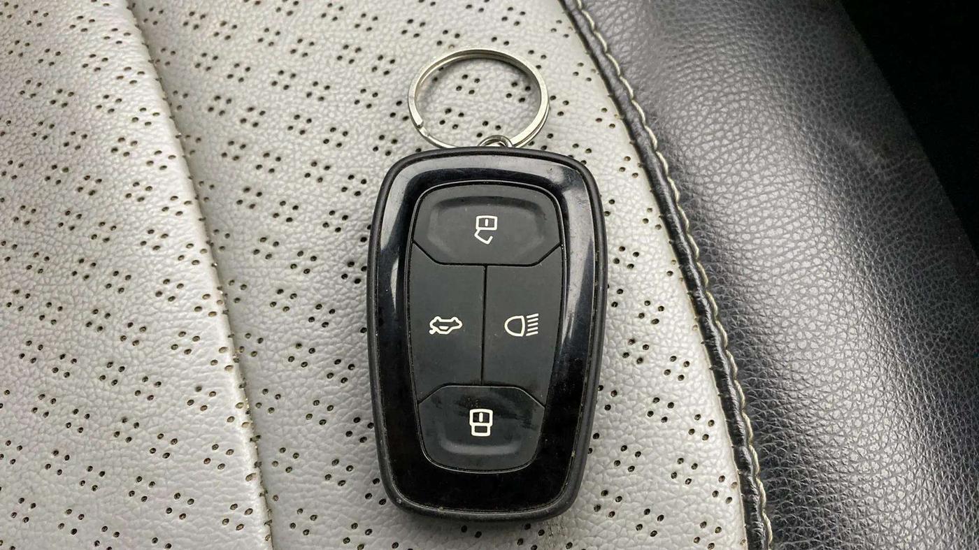 2022 Tata TIAGO NRG XZ AMT, Petrol, Automatic, 10,794 km, Key Close Up