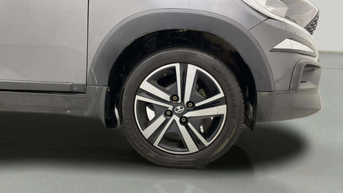 2022 Tata TIAGO NRG XZ AMT, Petrol, Automatic, 10,794 km, Right Front Wheel