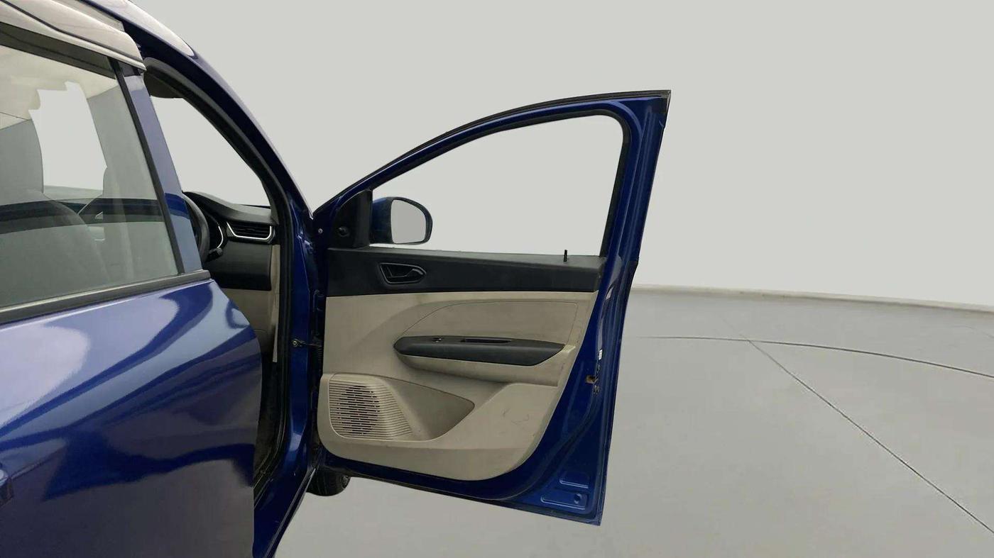 2021 Renault TRIBER RXL MT, Petrol, Manual, 31,011 km, RHS Front Door