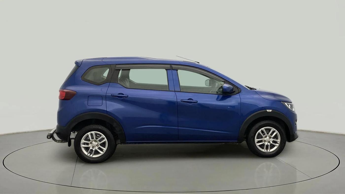 2021 Renault TRIBER RXL MT, Petrol, Manual, 31,011 km, Right Side View
