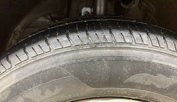 2023 Maruti Swift ZXI PLUS DUAL TONE, Petrol, Manual, 42,218 km, Left Front Tyre Tread