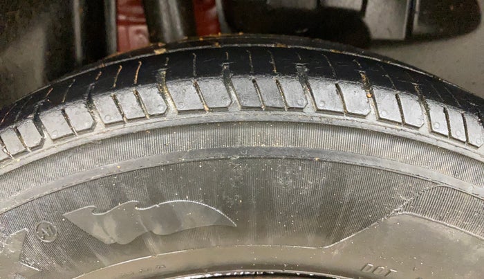 2023 Maruti Swift ZXI PLUS DUAL TONE, Petrol, Manual, 42,218 km, Right Rear Tyre Tread