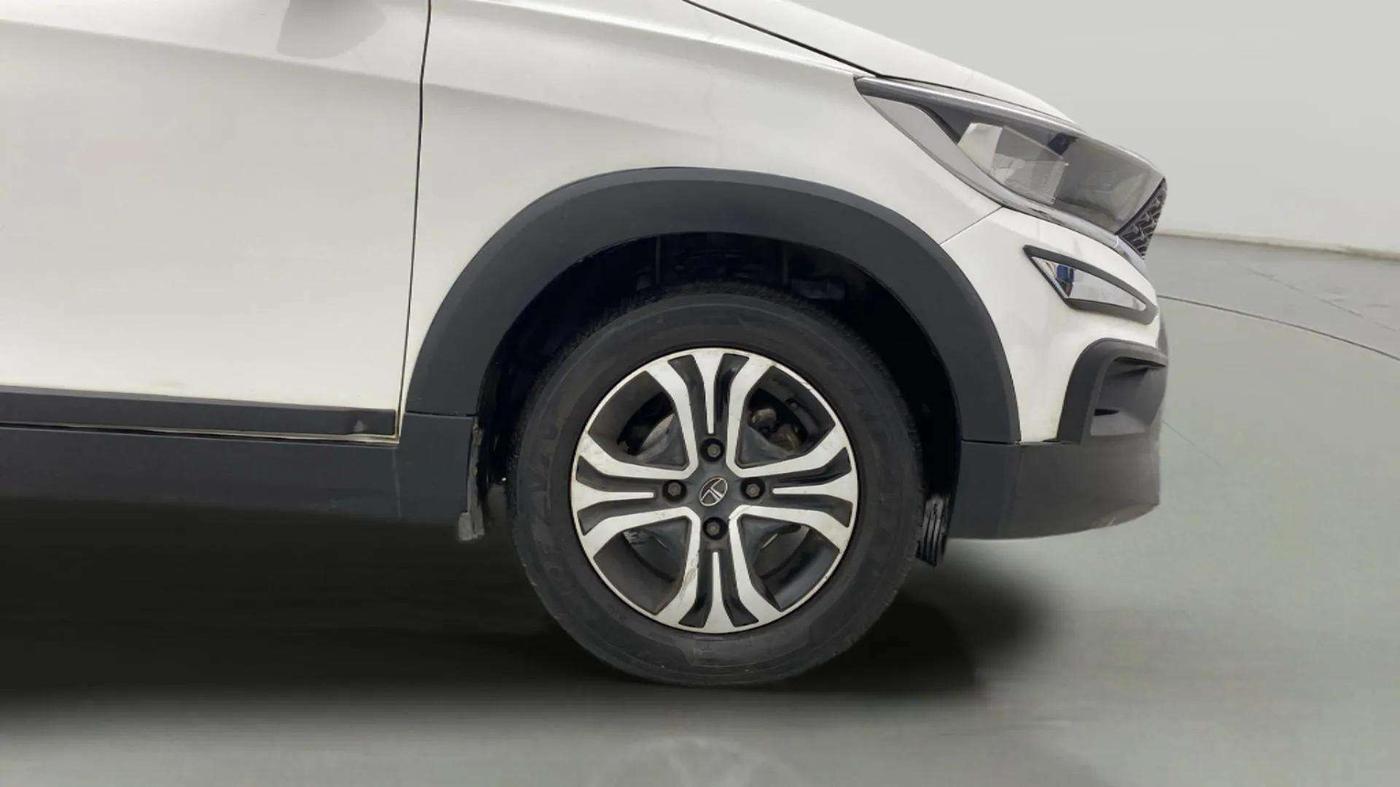2023 Tata TIAGO NRG XT ICNG, CNG, Manual, 66,038 km, Right Front Wheel