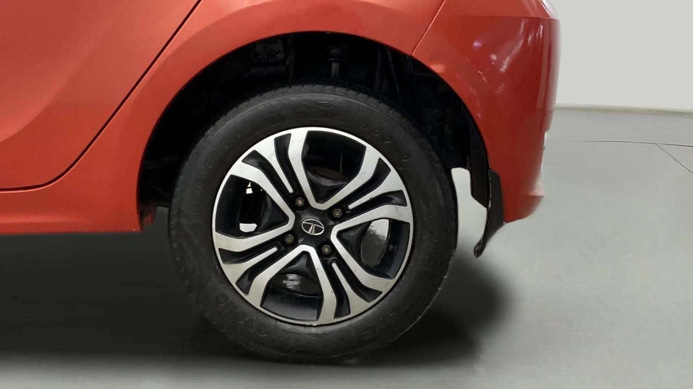 2021 Tata Tiago XZA PETROL, Petrol, Automatic, 10,691 km, Left Rear Wheel