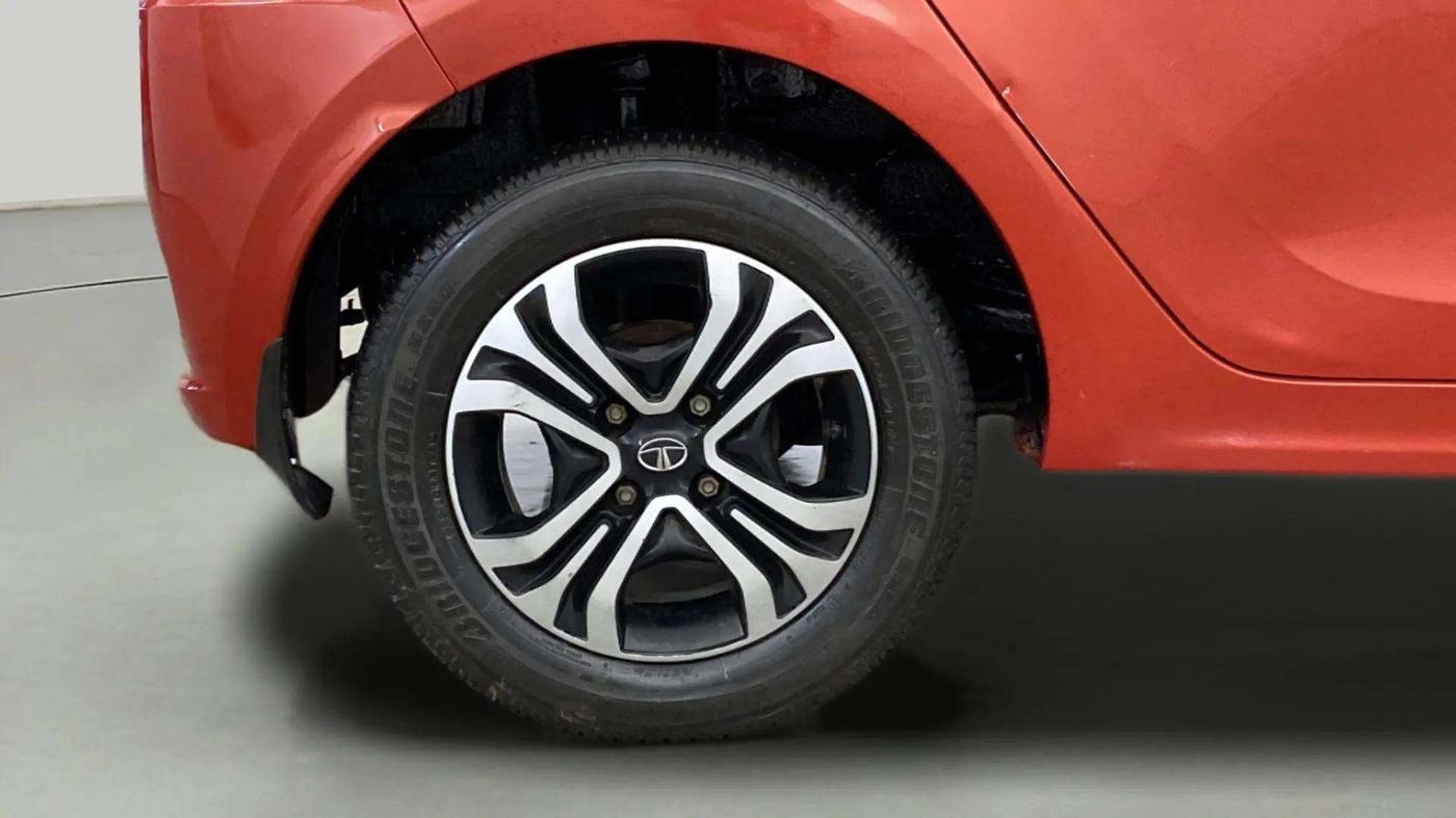 2021 Tata Tiago XZA PETROL, Petrol, Automatic, 10,691 km, Right Rear Wheel