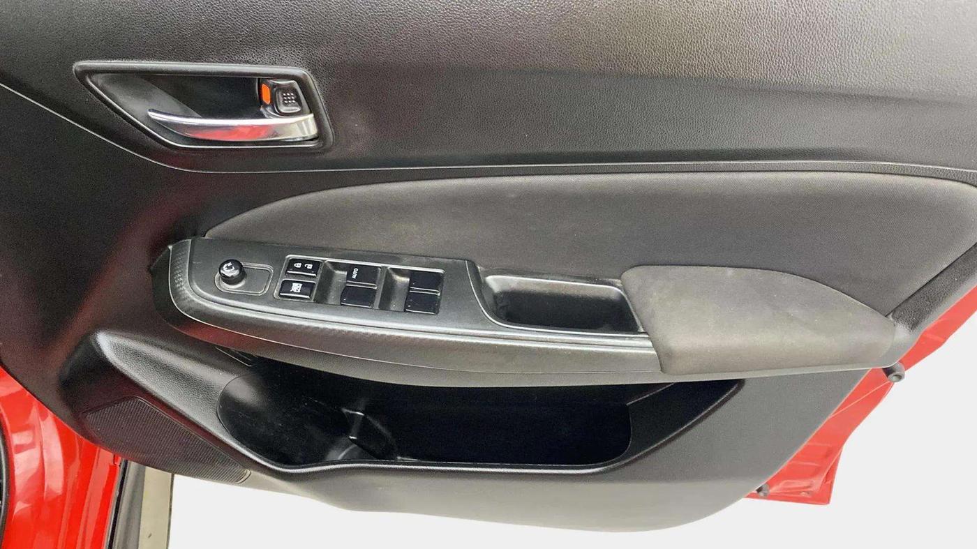 2022 Maruti Swift VXI, Petrol, Manual, 72,370 km, Driver Side Door Panels Control