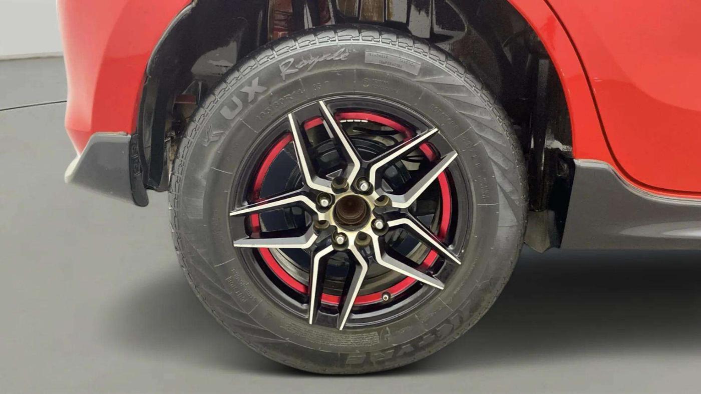 2022 Maruti Swift VXI, Petrol, Manual, 72,370 km, Right Rear Wheel