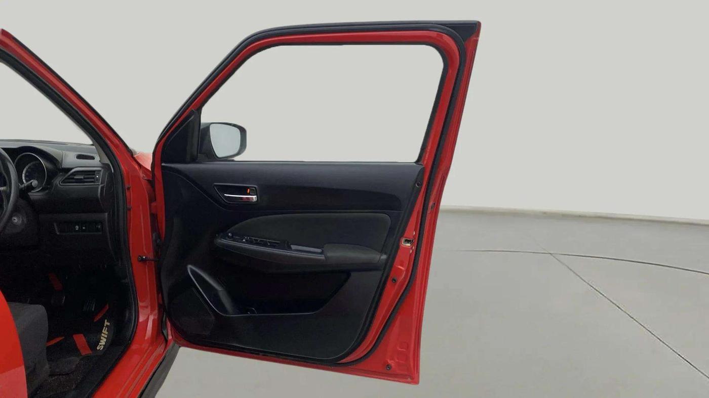2022 Maruti Swift VXI, Petrol, Manual, 72,370 km, RHS Front Door