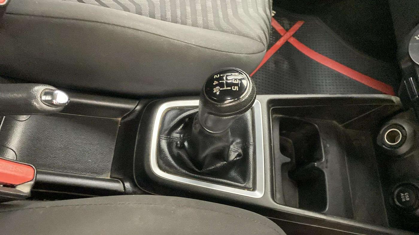 2022 Maruti Swift VXI, Petrol, Manual, 72,370 km, Gear Lever
