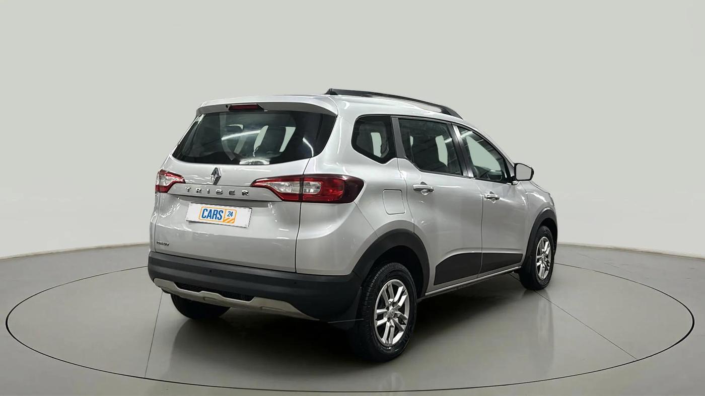 2022 Renault TRIBER RXT, Petrol, Manual, 23,620 km, Right Back Diagonal