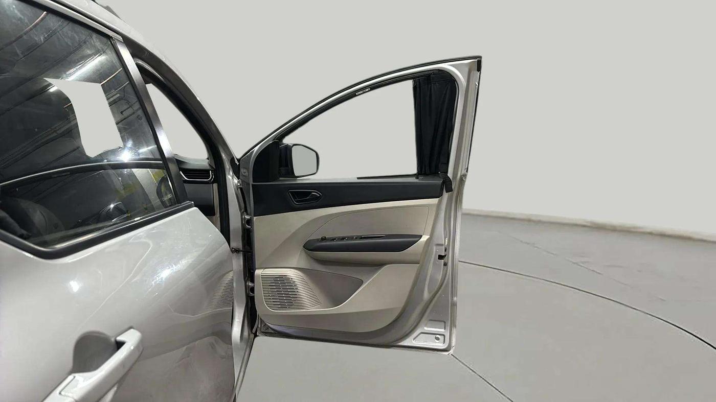 2022 Renault TRIBER RXT, Petrol, Manual, 23,620 km, RHS Front Door