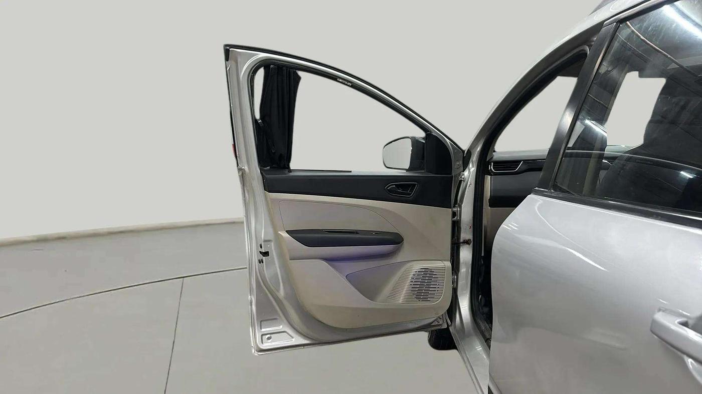 2022 Renault TRIBER RXT, Petrol, Manual, 23,620 km, LHS Front Door