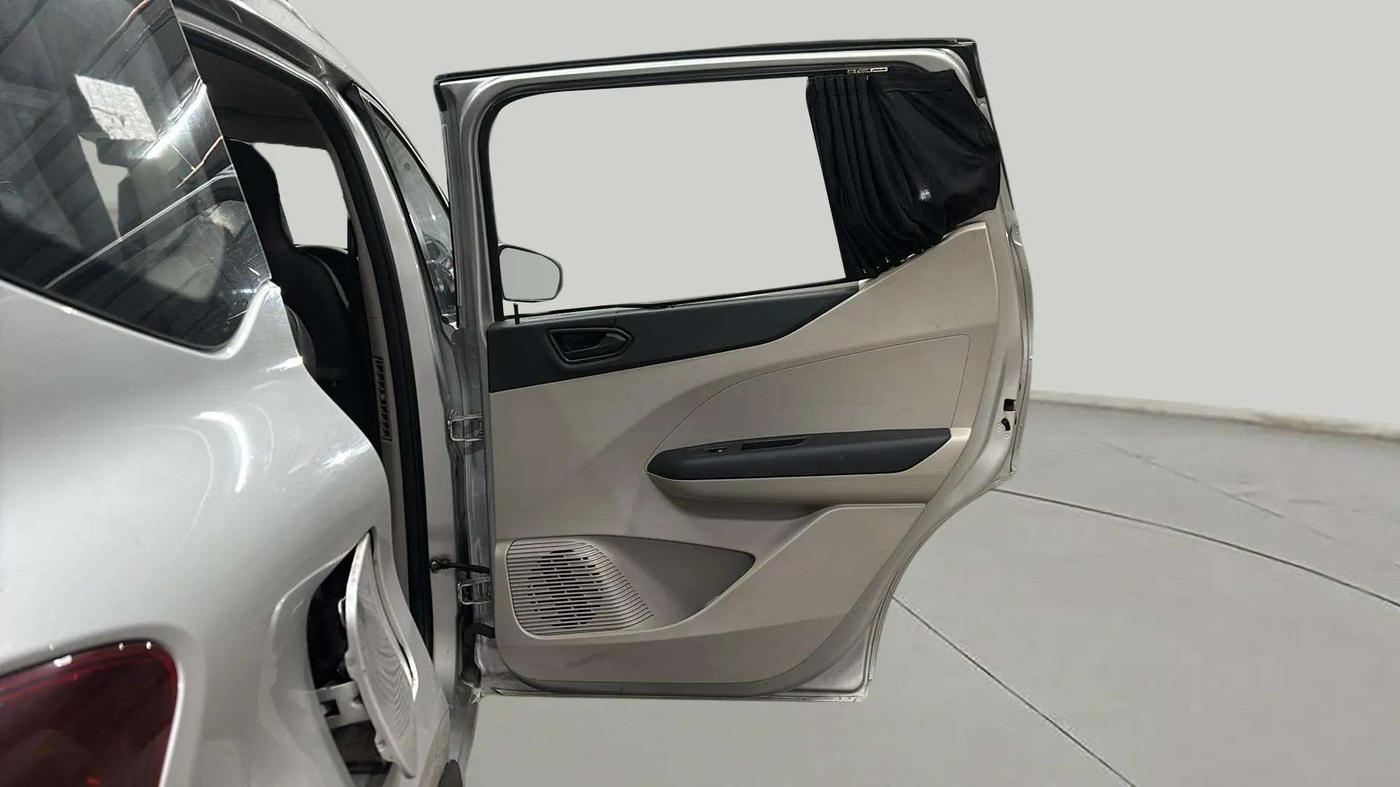 2022 Renault TRIBER RXT, Petrol, Manual, 23,620 km, RHS Rear Door