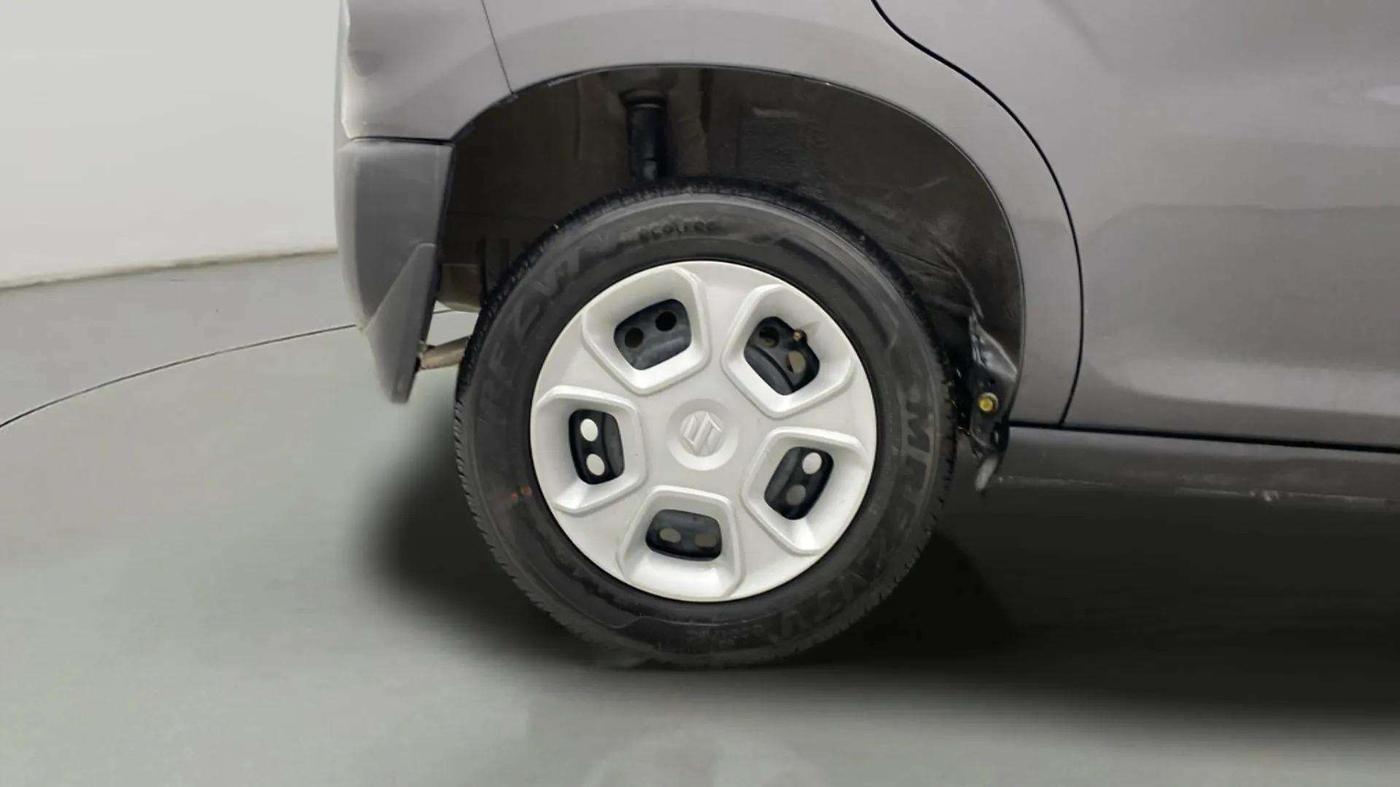 2022 Maruti S PRESSO VXI+, Petrol, Manual, 19,855 km, Right Rear Wheel