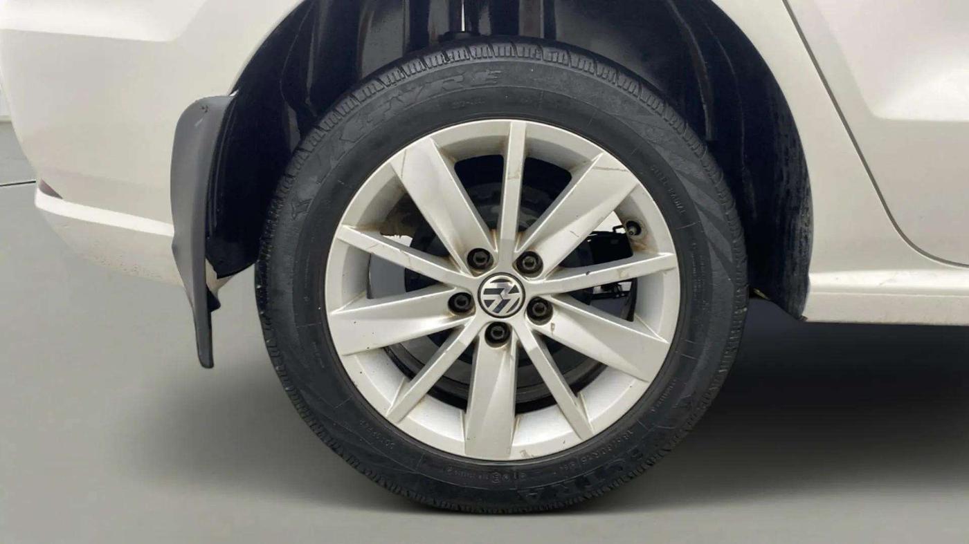 2016 Volkswagen Ameo HIGHLINE1.2L, Petrol, Manual, 59,575 km, Right Rear Wheel