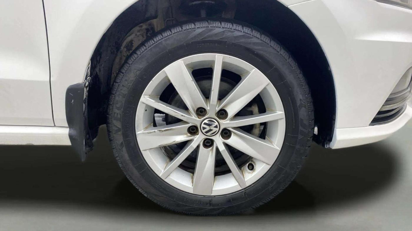 2016 Volkswagen Ameo HIGHLINE1.2L, Petrol, Manual, 59,575 km, Right Front Wheel