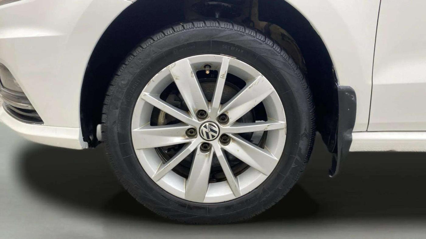 2016 Volkswagen Ameo HIGHLINE1.2L, Petrol, Manual, 59,575 km, Left Front Wheel