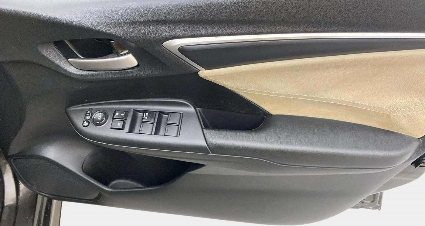 2019 Honda Jazz 1.2L I-VTEC VX CVT, Petrol, Automatic, 44,790 km, Driver Side Door Panels Control