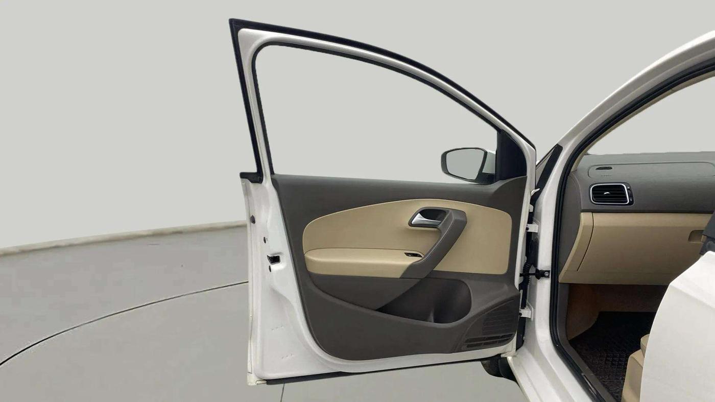 2017 Volkswagen Vento HIGHLINE PETROL AT, Petrol, Automatic, 54,354 km, LHS Front Door