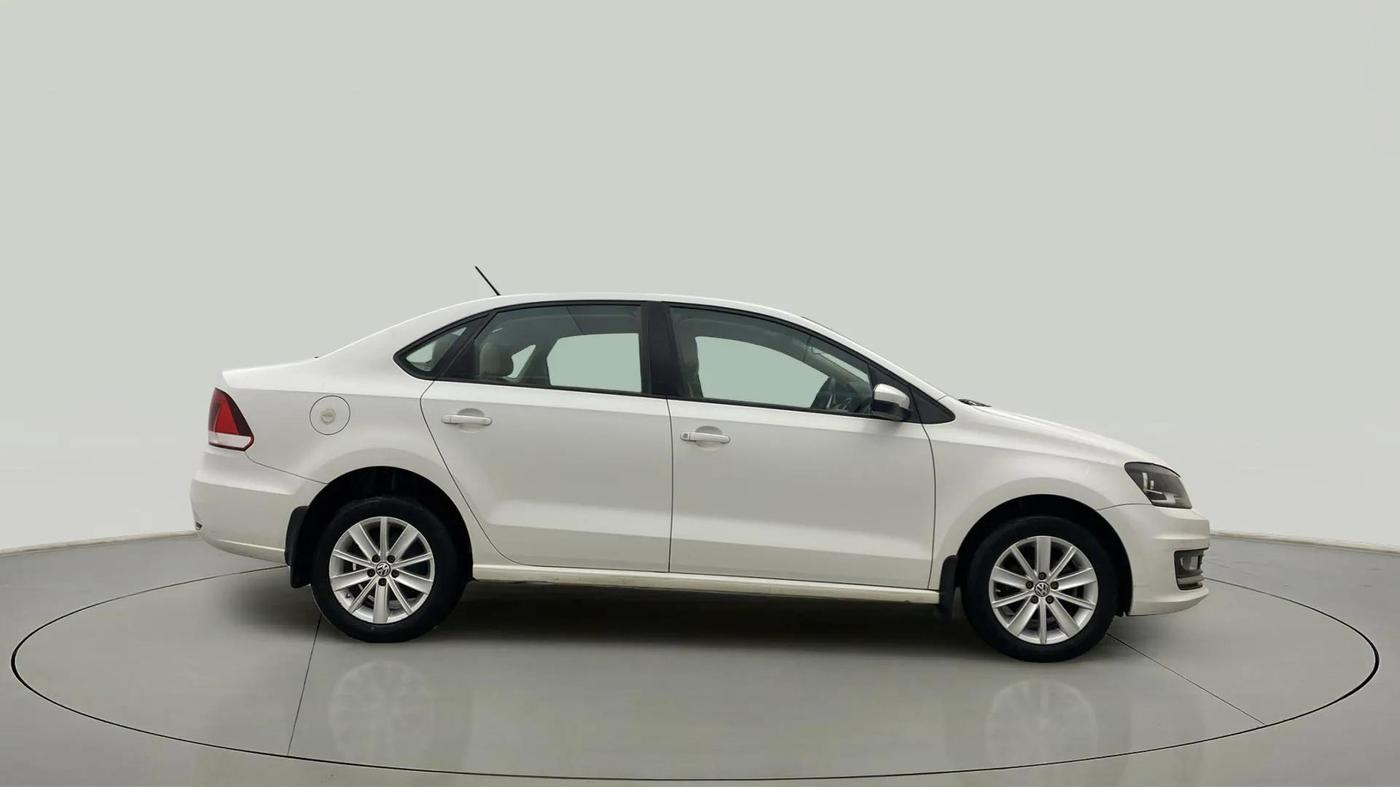 2017 Volkswagen Vento HIGHLINE PETROL AT, Petrol, Automatic, 54,354 km, Right Side View
