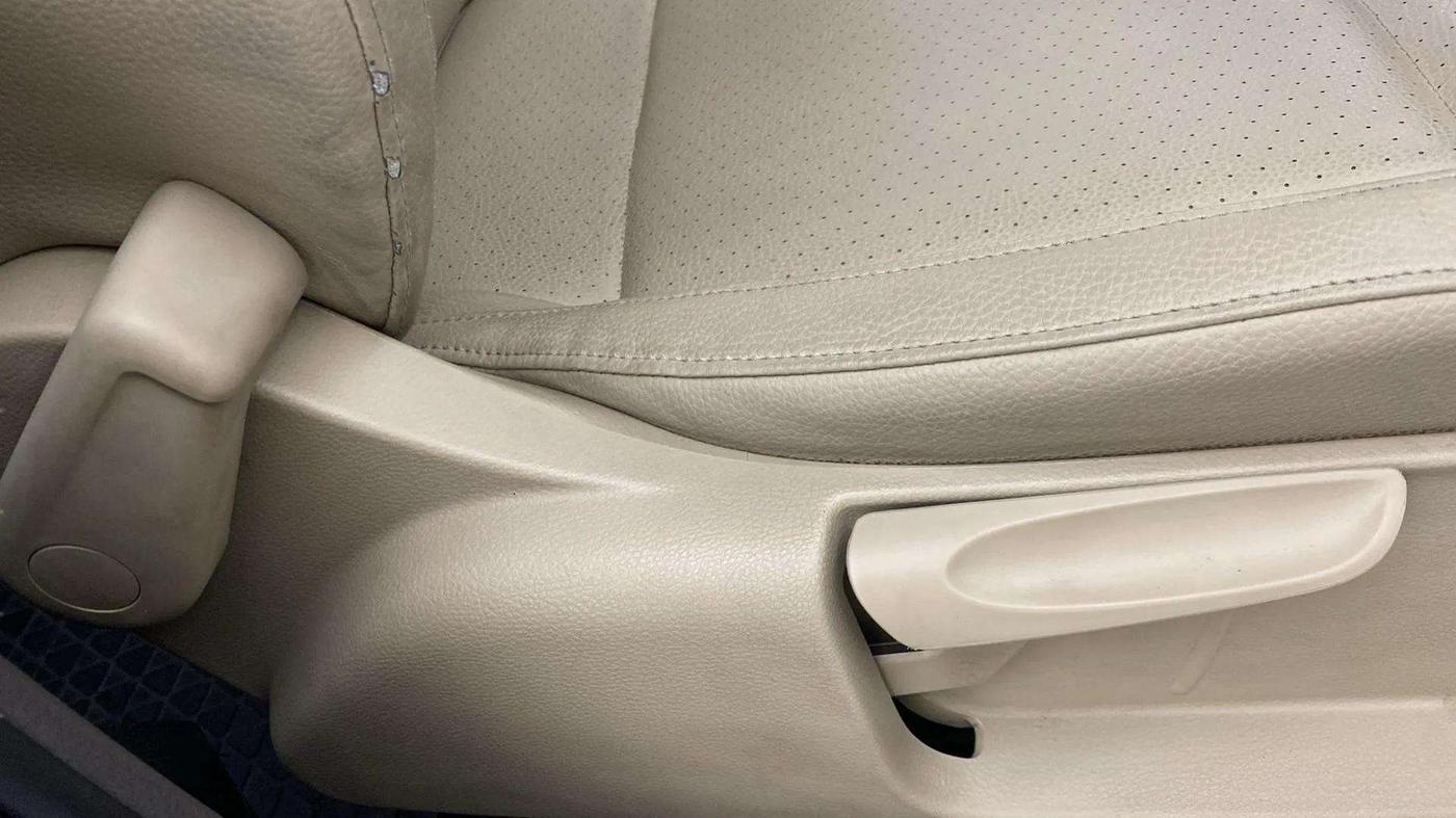 2017 Volkswagen Vento HIGHLINE PETROL AT, Petrol, Automatic, 54,354 km, Driver Side Adjustment Panel