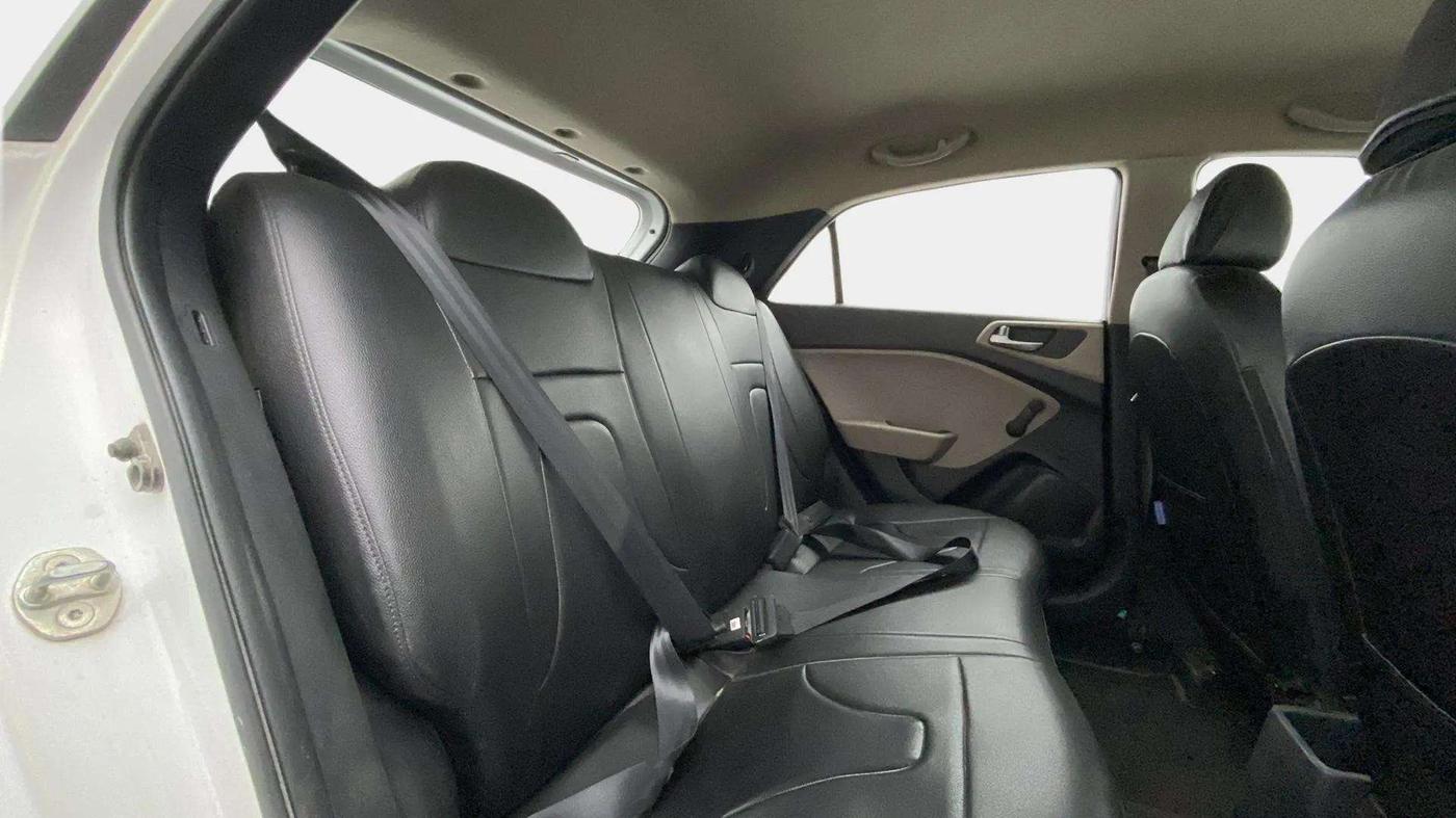 2019 Hyundai Elite i20 ERA 1.2, Petrol, Manual, 43,828 km, Right Side Rear Door Cabin
