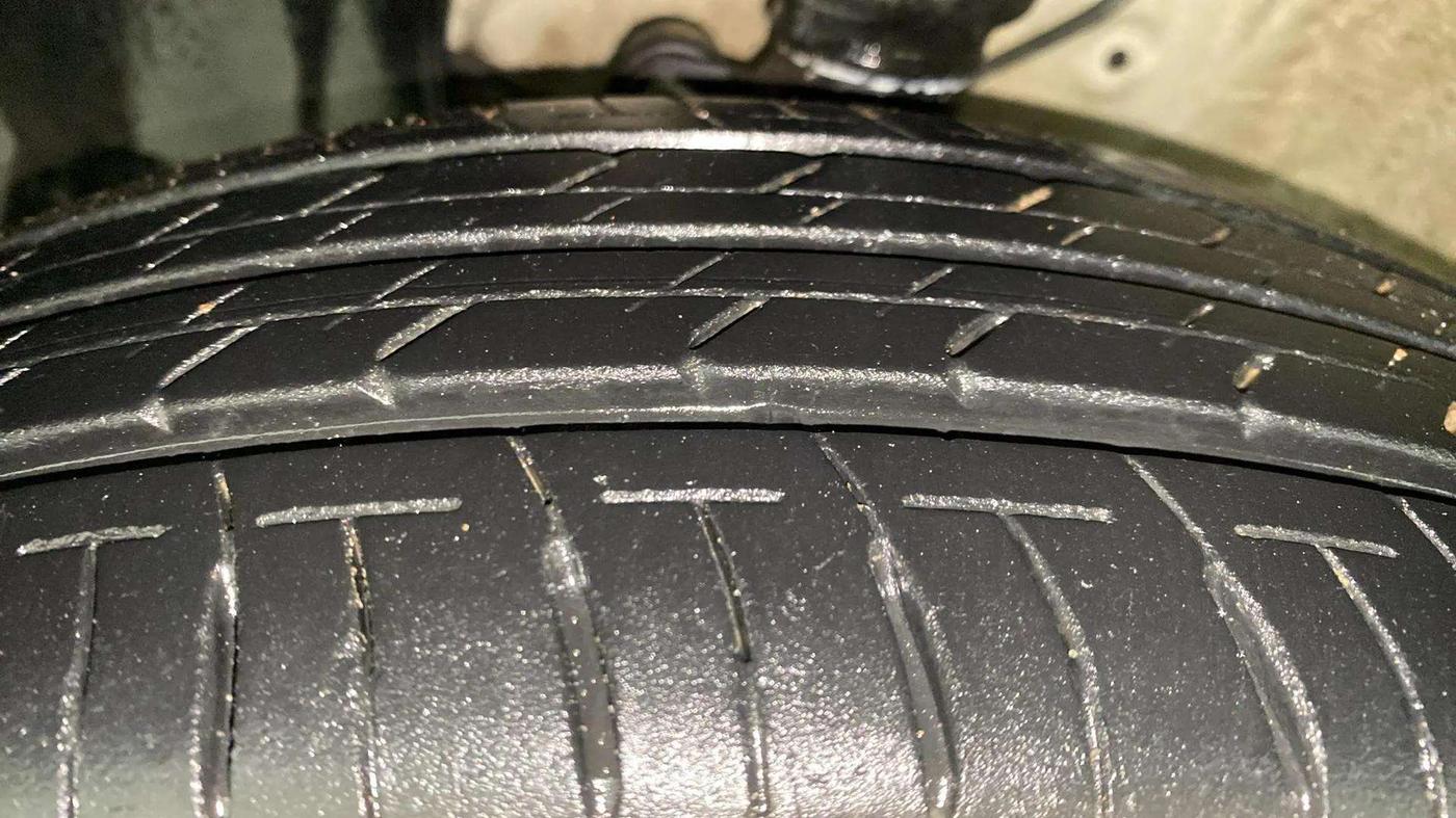 2019 Maruti IGNIS ZETA 1.2 AMT, Petrol, Automatic, 13,009 km, Left Front Tyre Tread