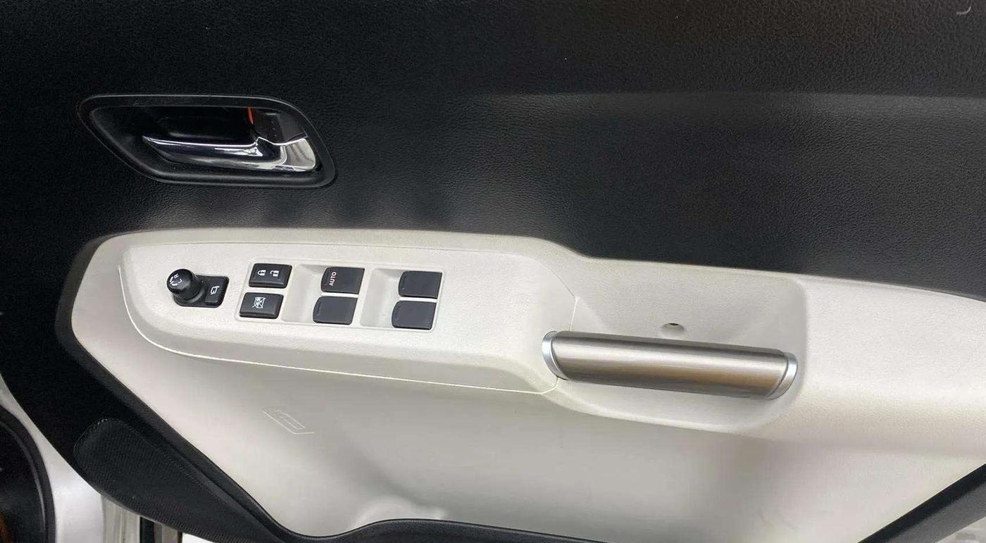 2019 Maruti IGNIS ZETA 1.2 AMT, Petrol, Automatic, 13,009 km, Driver Side Door Panels Control