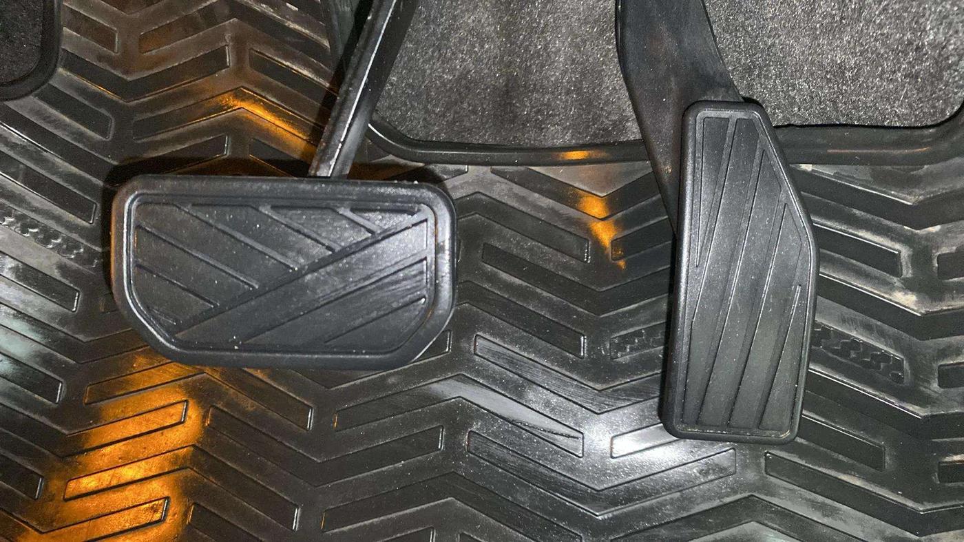 2019 Maruti IGNIS ZETA 1.2 AMT, Petrol, Automatic, 13,009 km, Pedals