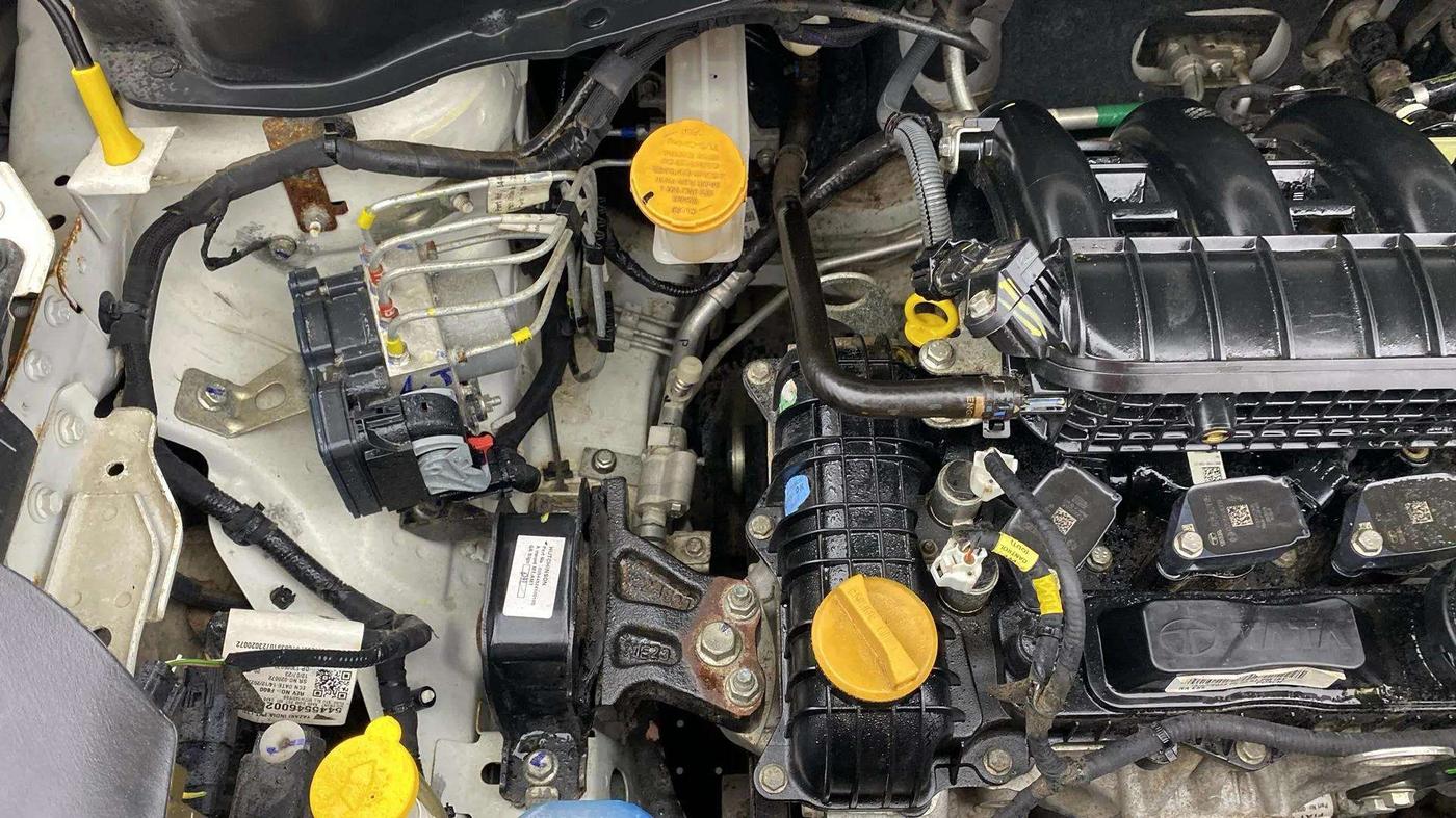 2023 Tata PUNCH PURE MT, Petrol, Manual, 22,790 km, Engine View - Right