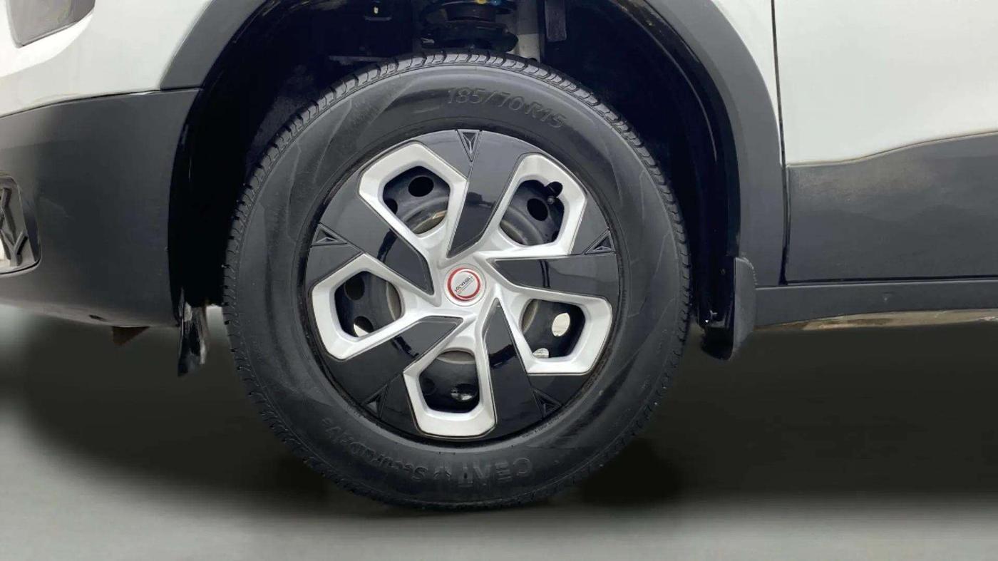 2023 Tata PUNCH PURE MT, Petrol, Manual, 22,790 km, Left Front Wheel