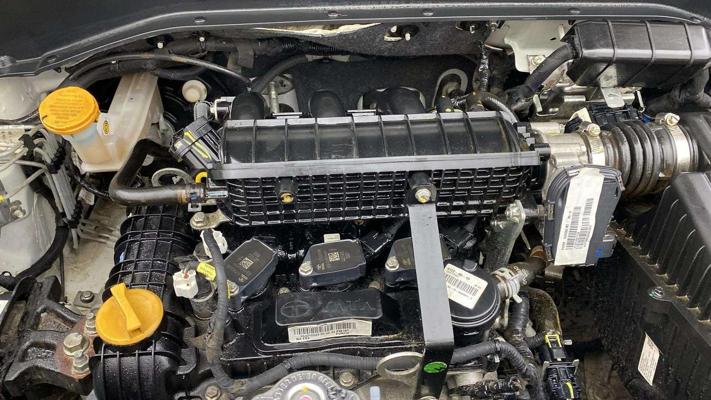 2023 Tata PUNCH PURE MT, Petrol, Manual, 22,790 km, Engine View