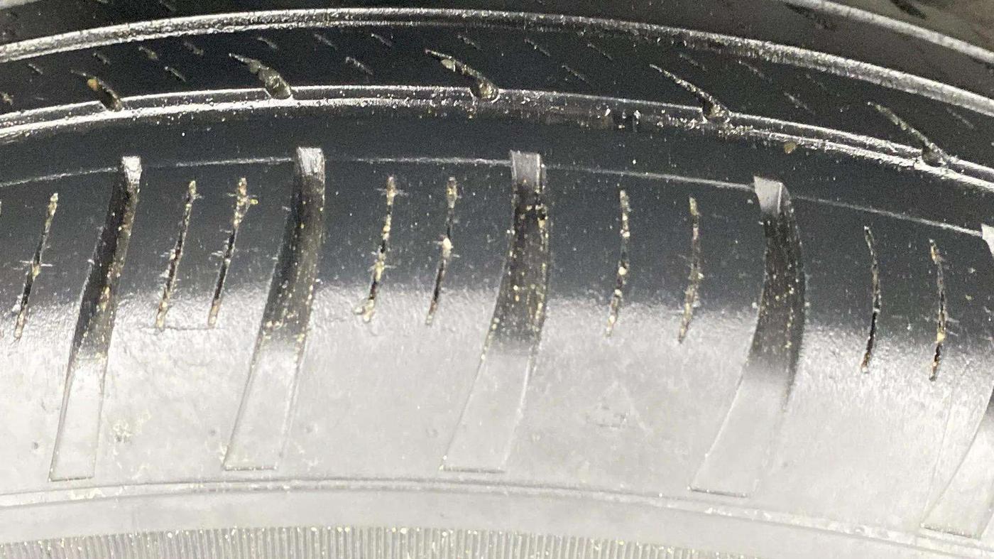 2020 Maruti Dzire VXI, Petrol, Manual, 25,113 km, Right Rear Tyre Tread