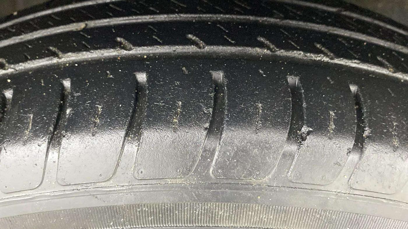 2020 Maruti Dzire VXI, Petrol, Manual, 25,113 km, Right Front Tyre Tread