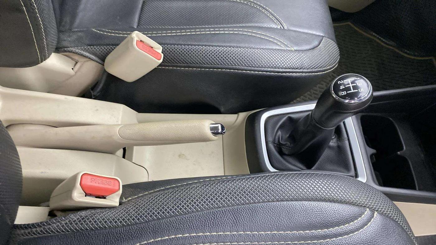 2020 Maruti Dzire VXI, Petrol, Manual, 25,113 km, Gear Lever