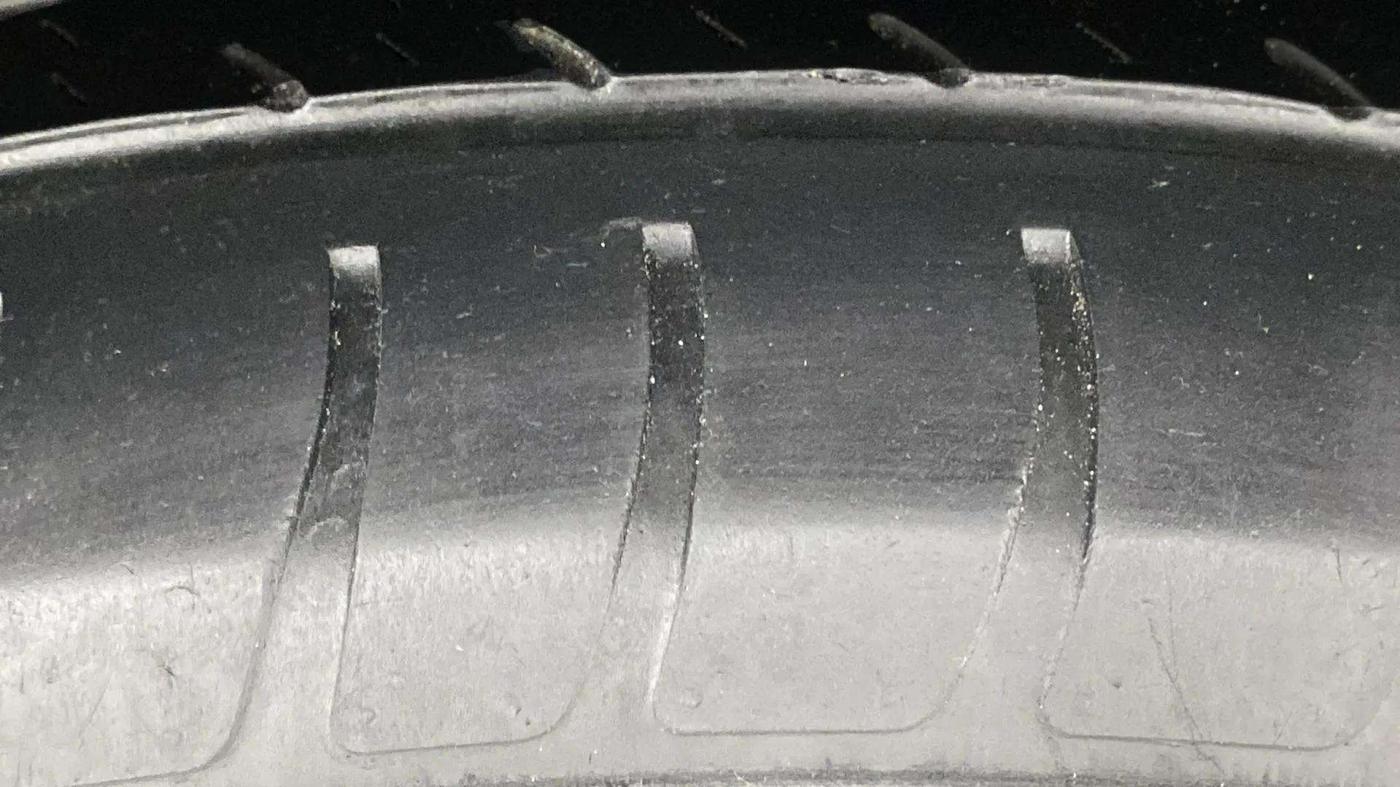 2020 Maruti Dzire VXI, Petrol, Manual, 25,113 km, Left Rear Tyre Tread