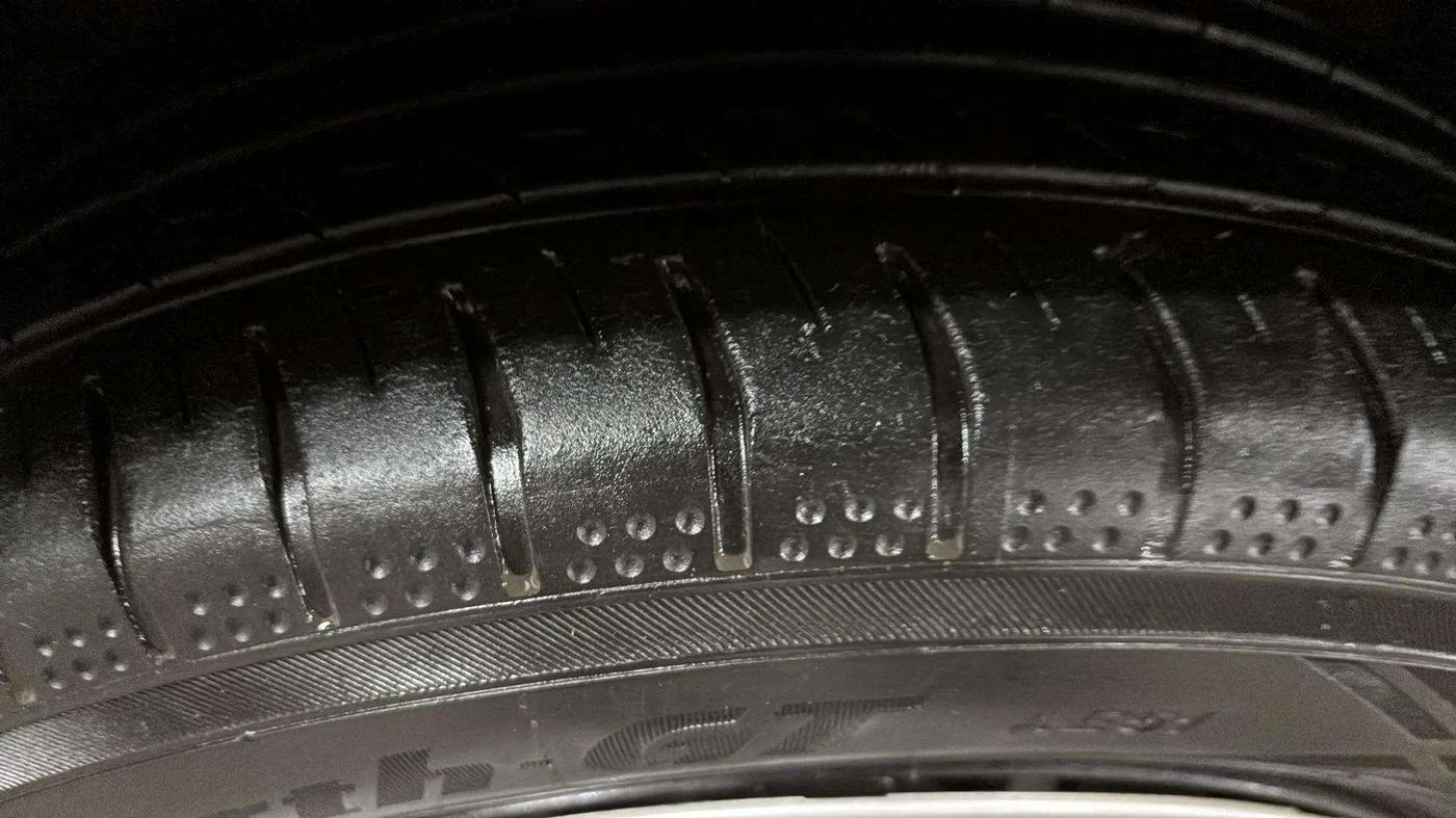 2017 Maruti Baleno DELTA PETROL 1.2, Petrol, Manual, 60,351 km, Right Front Tyre Tread