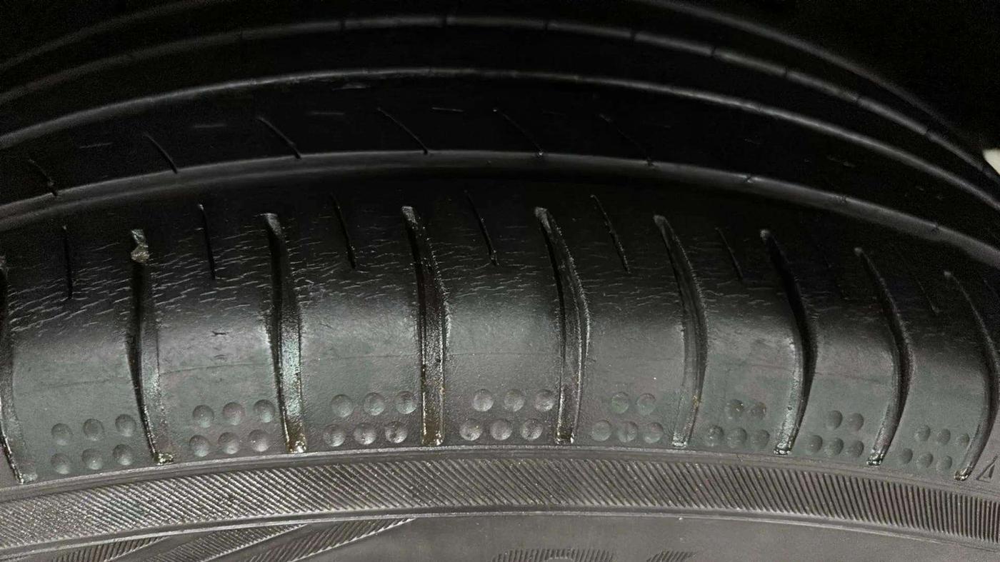 2017 Maruti Baleno DELTA PETROL 1.2, Petrol, Manual, 60,351 km, Left Rear Tyre Tread