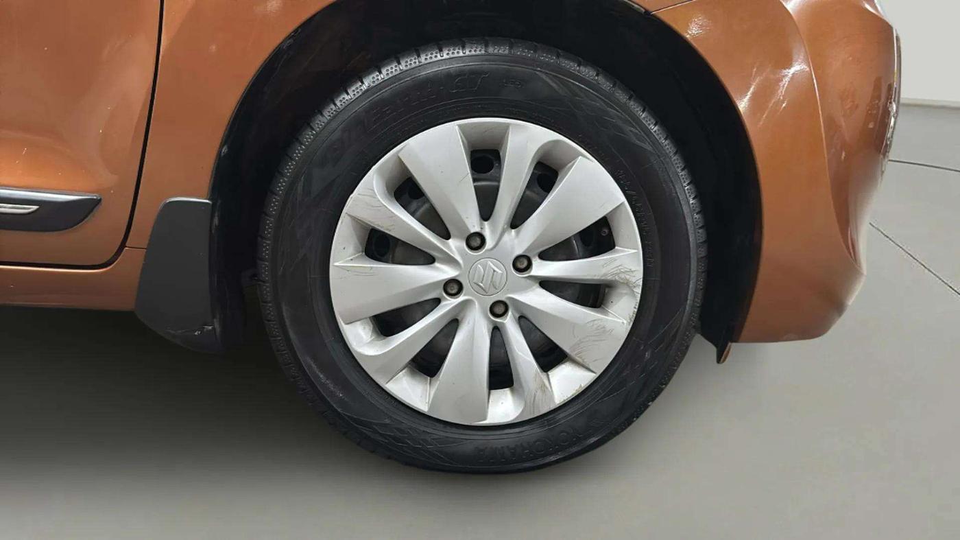 2017 Maruti Baleno DELTA PETROL 1.2, Petrol, Manual, 60,351 km, Right Front Wheel