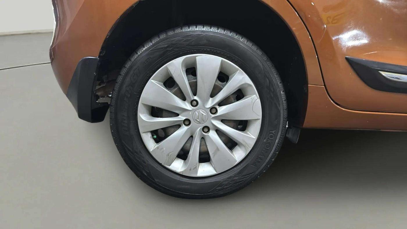 2017 Maruti Baleno DELTA PETROL 1.2, Petrol, Manual, 60,351 km, Right Rear Wheel
