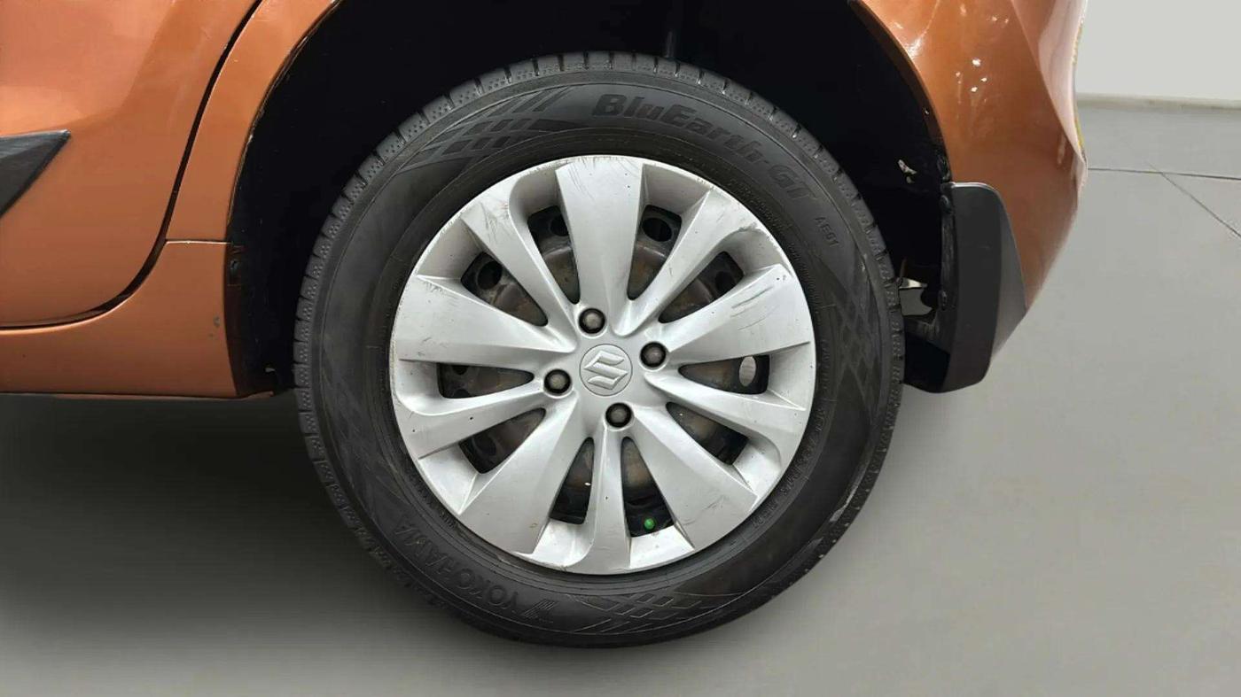 2017 Maruti Baleno DELTA PETROL 1.2, Petrol, Manual, 60,351 km, Left Rear Wheel