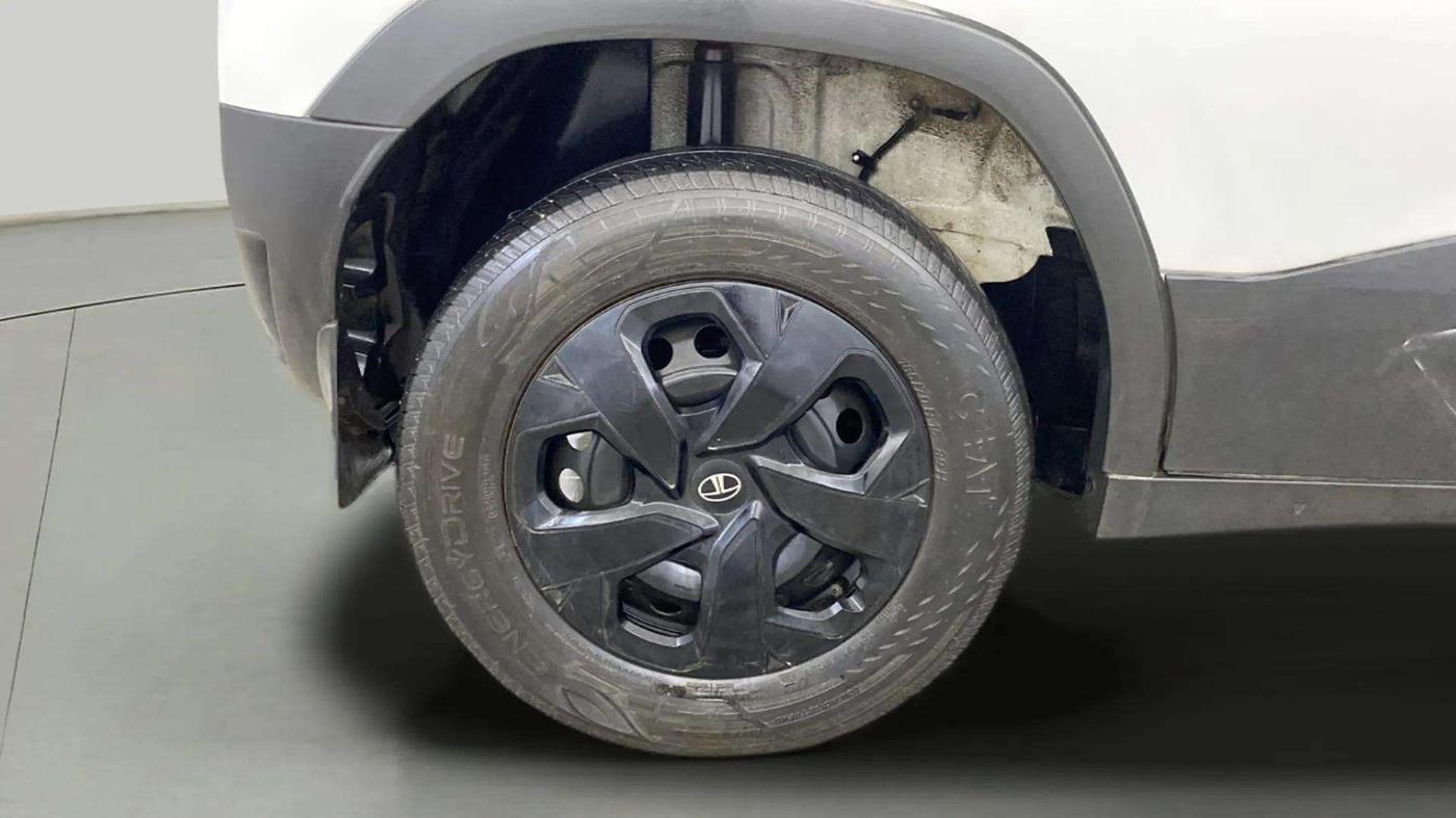 2024 Tata PUNCH ADVENTURE MT CNG , CNG, Manual, 23,270 km, Right Rear Wheel