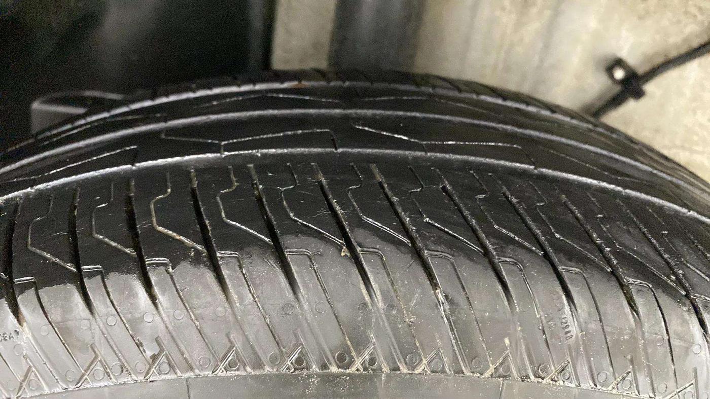 2024 Tata PUNCH ADVENTURE MT CNG , CNG, Manual, 23,270 km, Right Front Tyre Tread