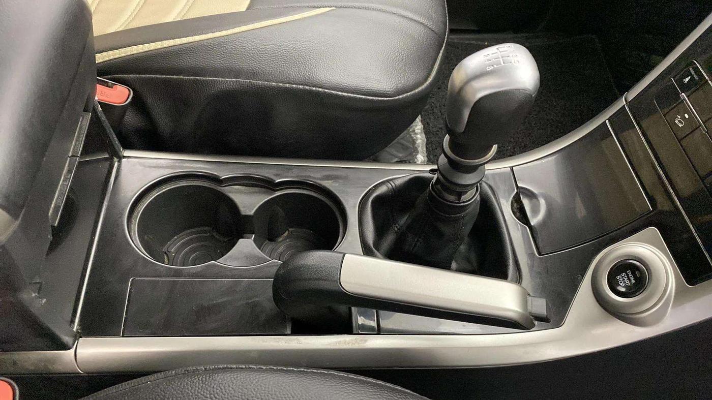 2019 Mahindra XUV500 W9, Diesel, Manual, 47,557 km, Gear Lever
