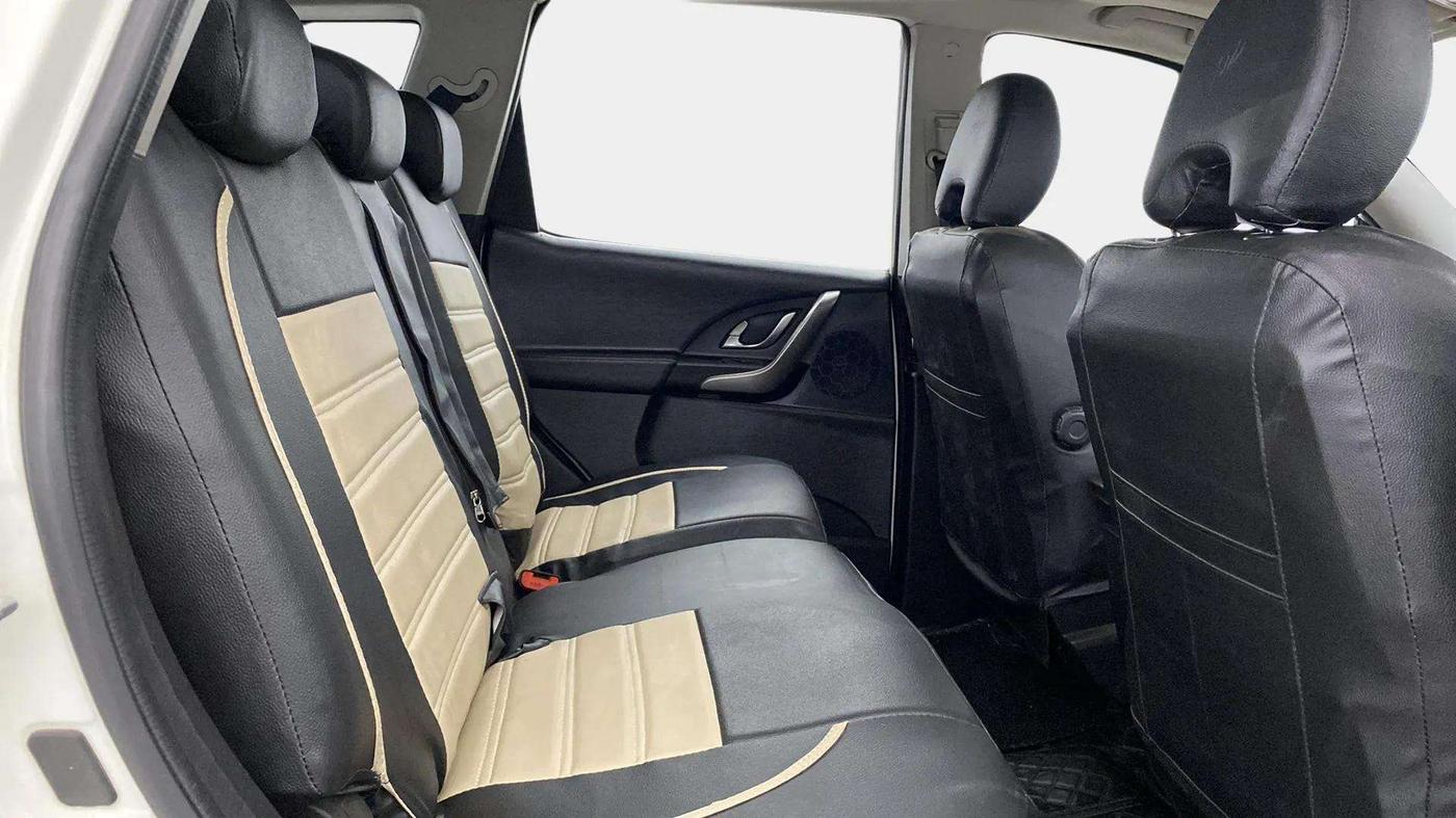 2019 Mahindra XUV500 W9, Diesel, Manual, 47,557 km, Right Side Rear Door Cabin