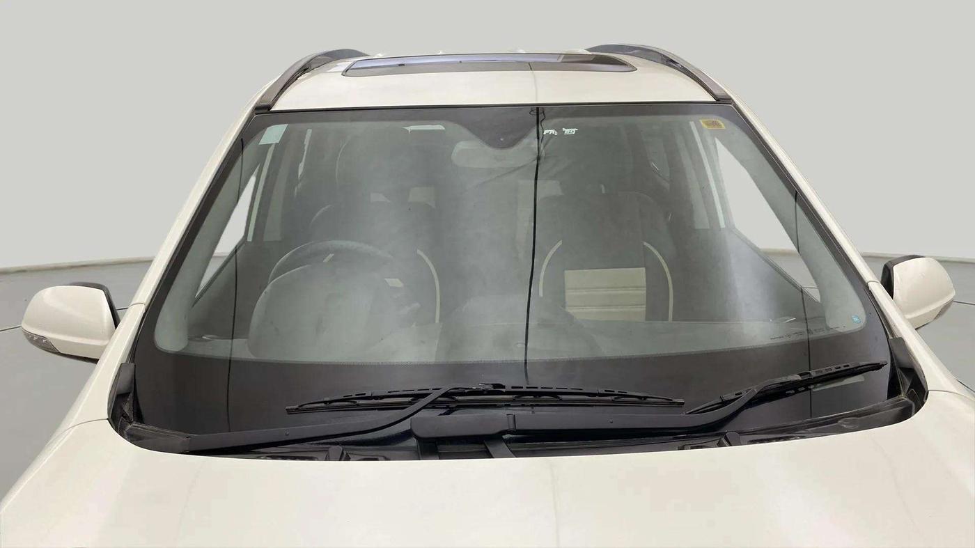 2019 Mahindra XUV500 W9, Diesel, Manual, 47,557 km, Front Windshield